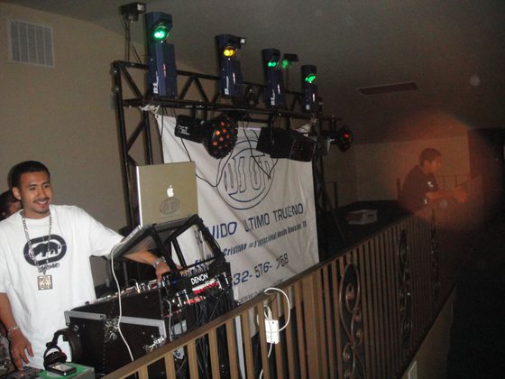 The Sonido Ultimo Trueno banner and lights, June 2009